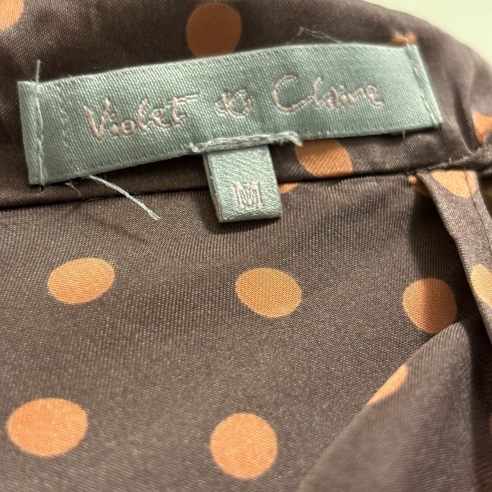 Violet & Claire Size M Brown/Orange Poker Dot Sleeveless Draped Neckline Blouse - Picture 10 of 15